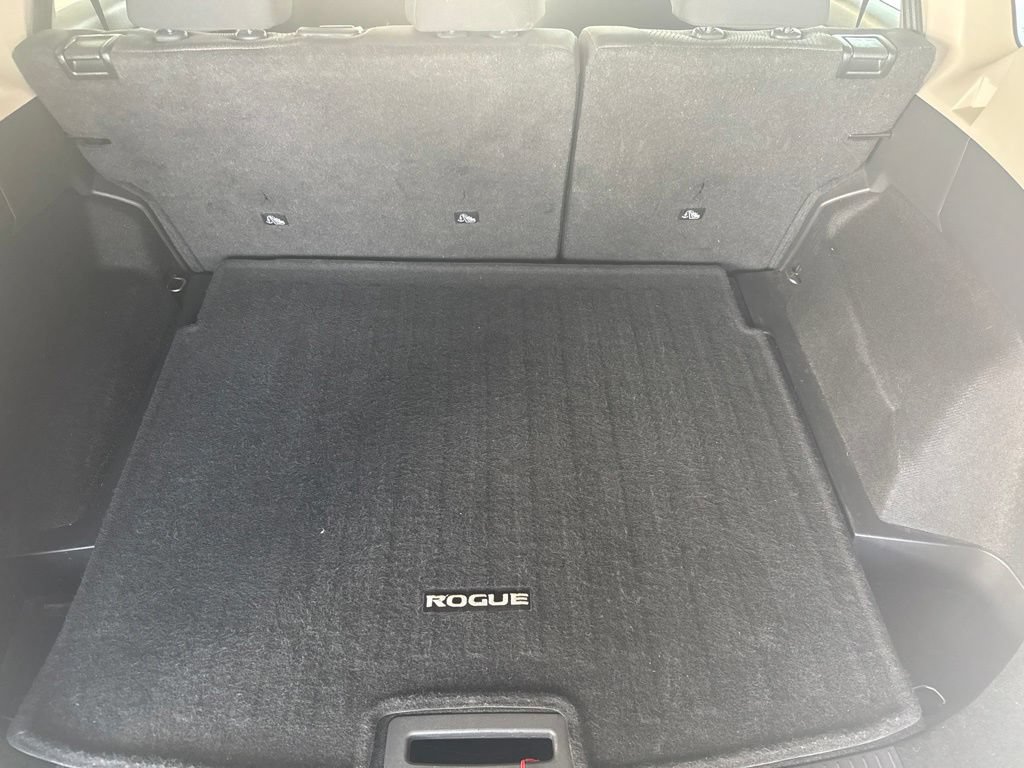 Used 2024 Nissan Rogue SV AWD/4WD image 11