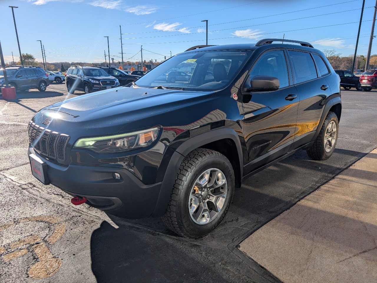Used 2019 Jeep Cherokee Trailhawk w/ Cold Weather Group image 4
