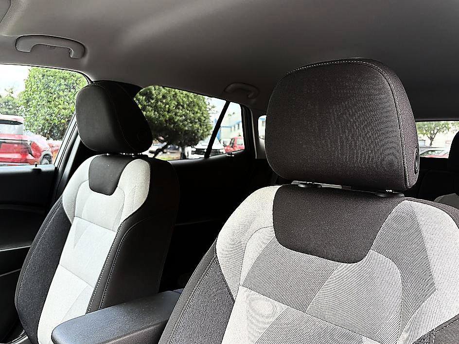 Used 2024 Chevrolet Trax LS w/ LS Convenience Package FWD image 18