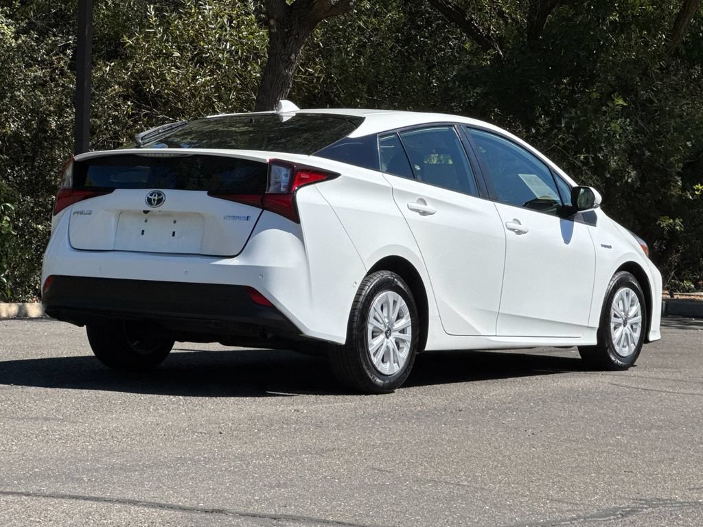 Used 2022 Toyota Prius LE FWD image 5