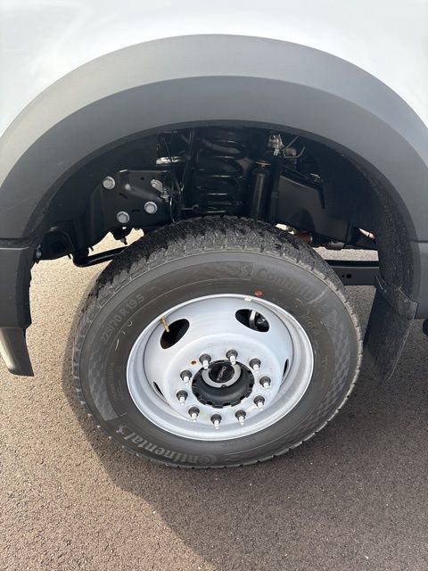 New 2026 Ford F550 4x4 Crew Cab image 21