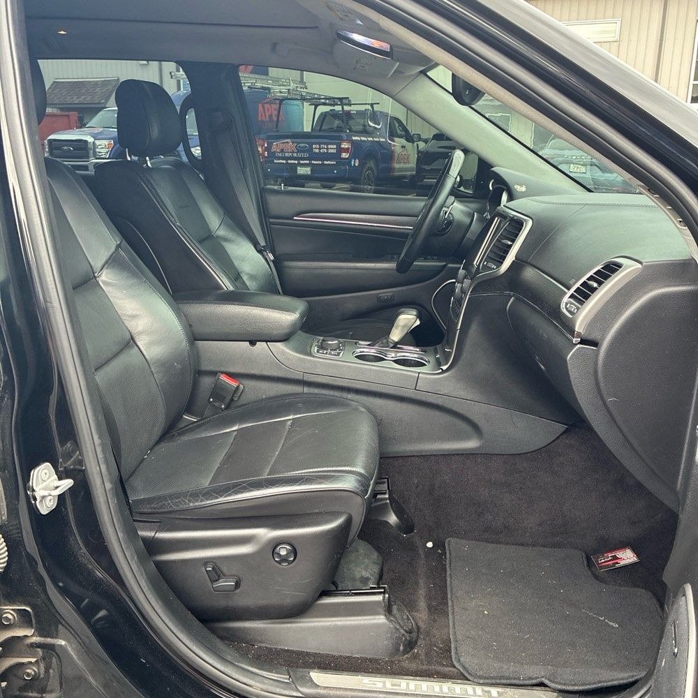 Used 2017 Jeep Grand Cherokee Summit w/ Platinum Appearance Package AWD/4WD image 6