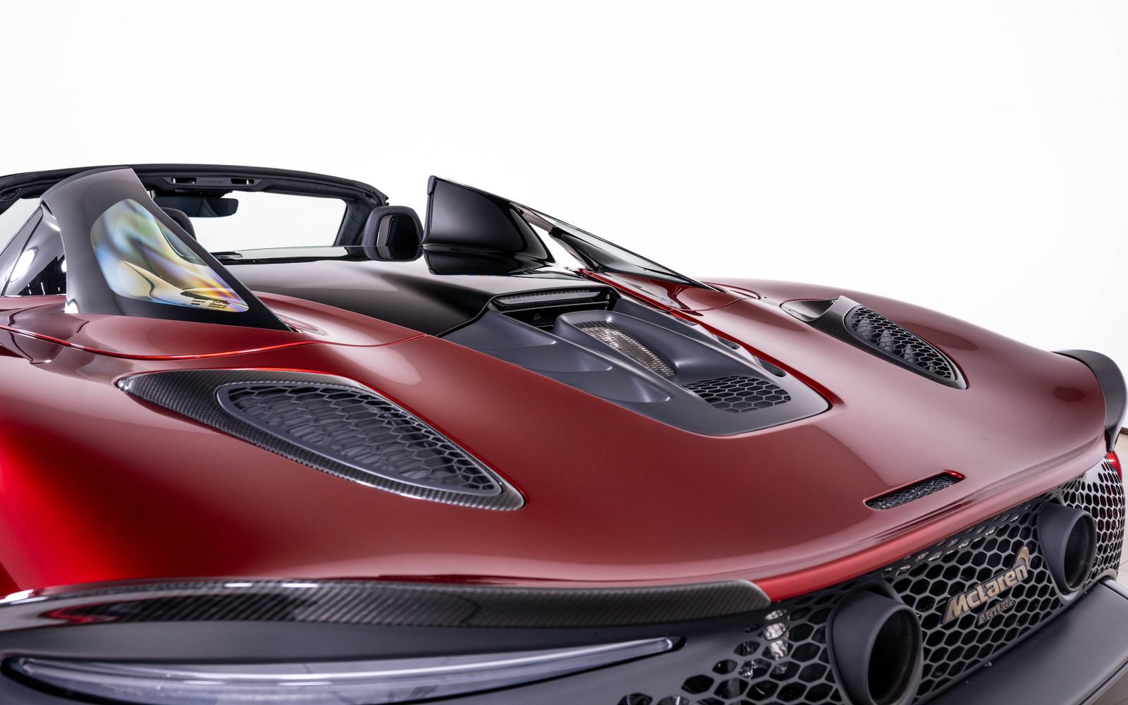 Used 2025 McLaren Artura Spider RWD image 15