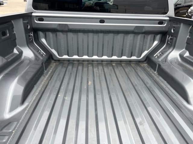 Used 2024 Chevrolet Colorado W/T RWD image 11
