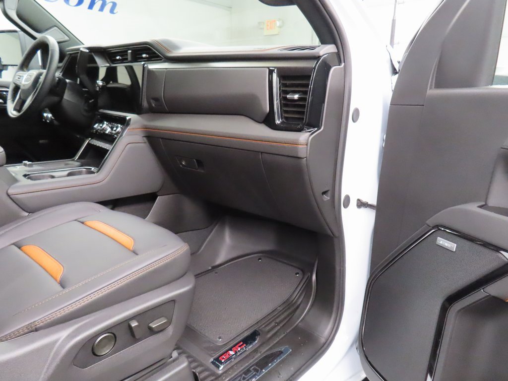 Used 2026 GMC Sierra 2500 AT4 image 35