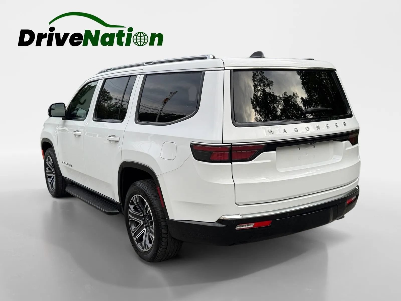 Used 2025 Jeep Wagoneer Series II AWD/4WD image 7