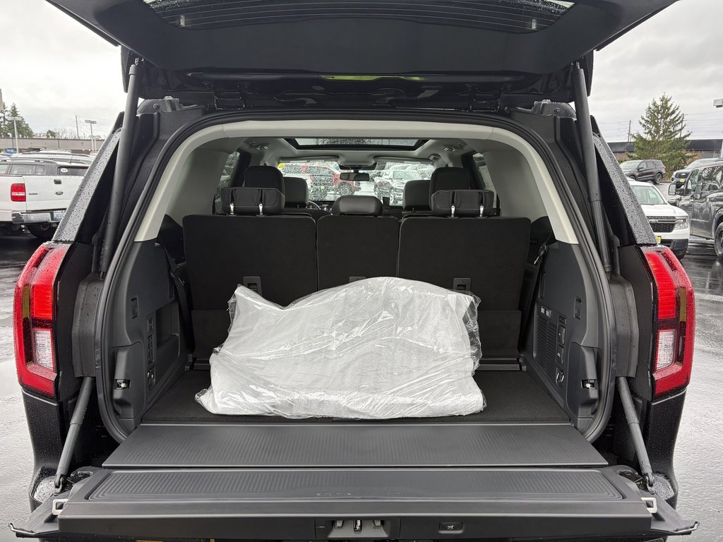 New 2025 Ford Expedition Active image 8