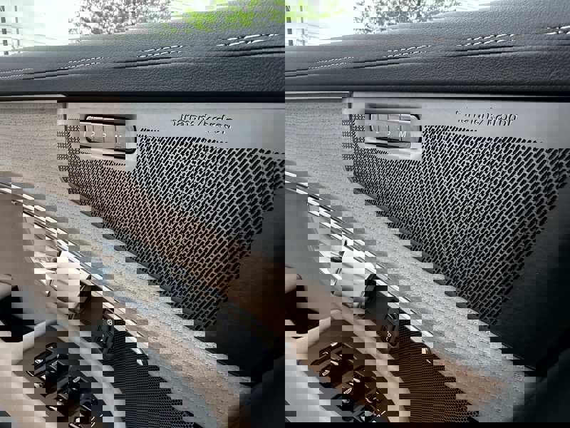 New 2025 Volvo XC90 T8 Plus w/ Protection Package Premier image 17