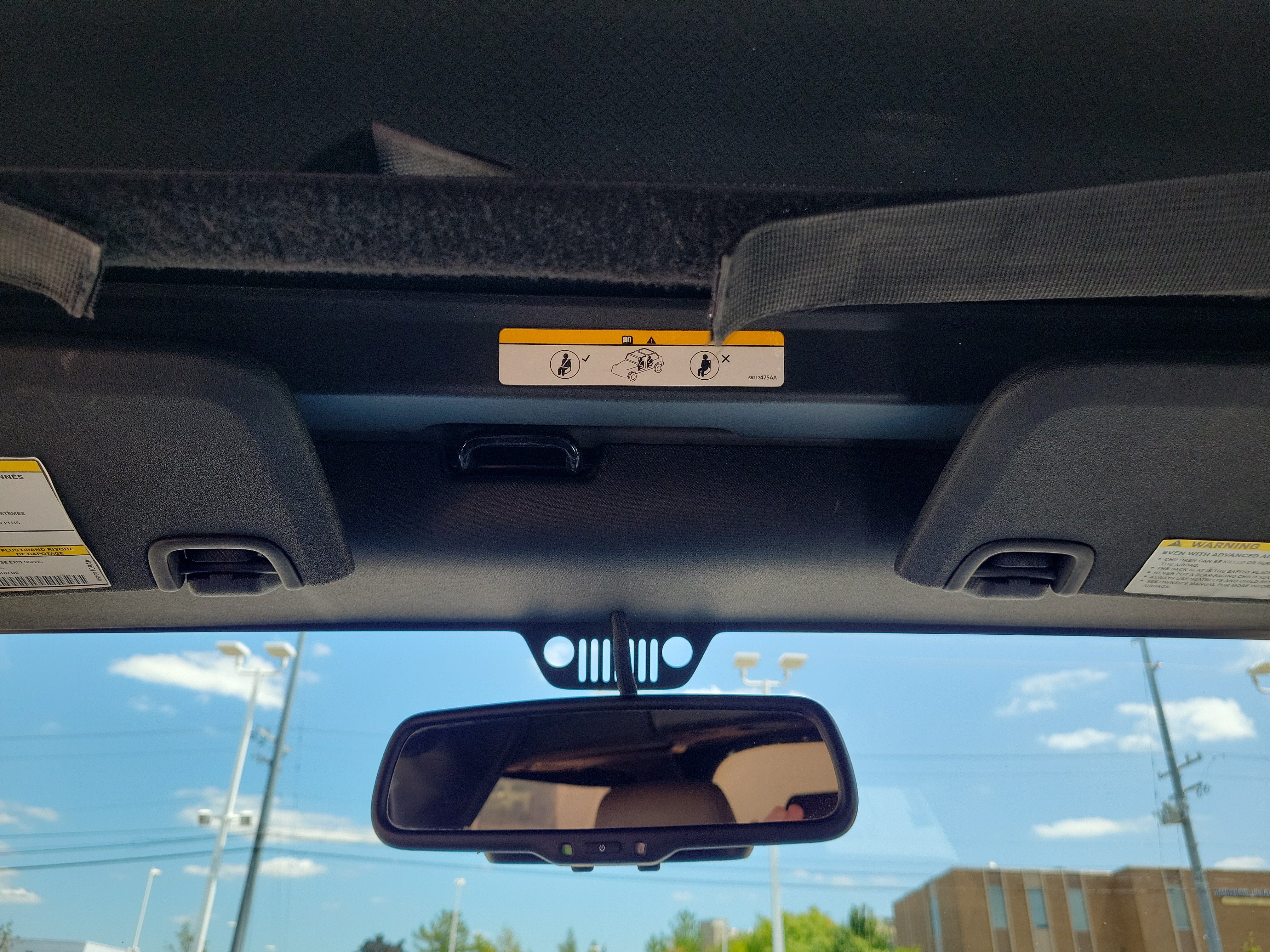Used 2015 Jeep Wrangler Rubicon w/ Power Convenience Group AWD/4WD image 25