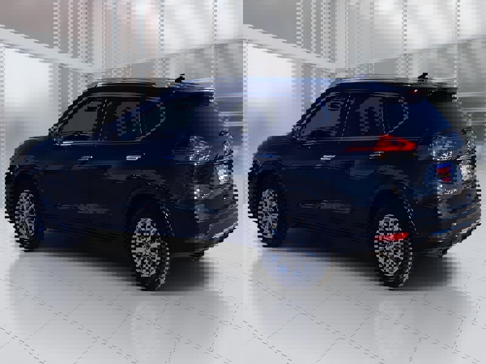 Used 2018 Nissan Rogue SV image 4