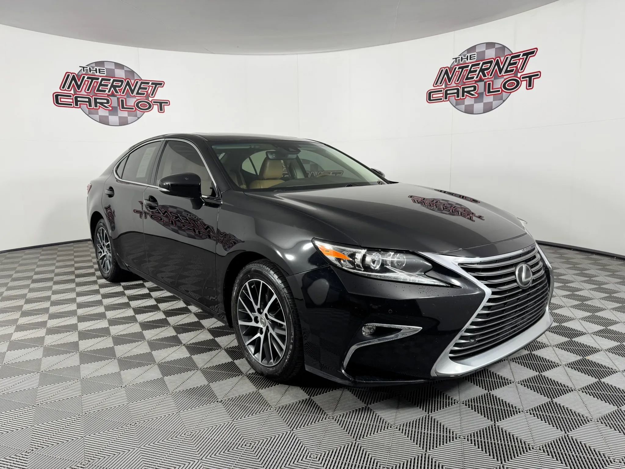 Used 2016 Lexus ES 350 w/ Luxury Package w/Wood Trim FWD image 6
