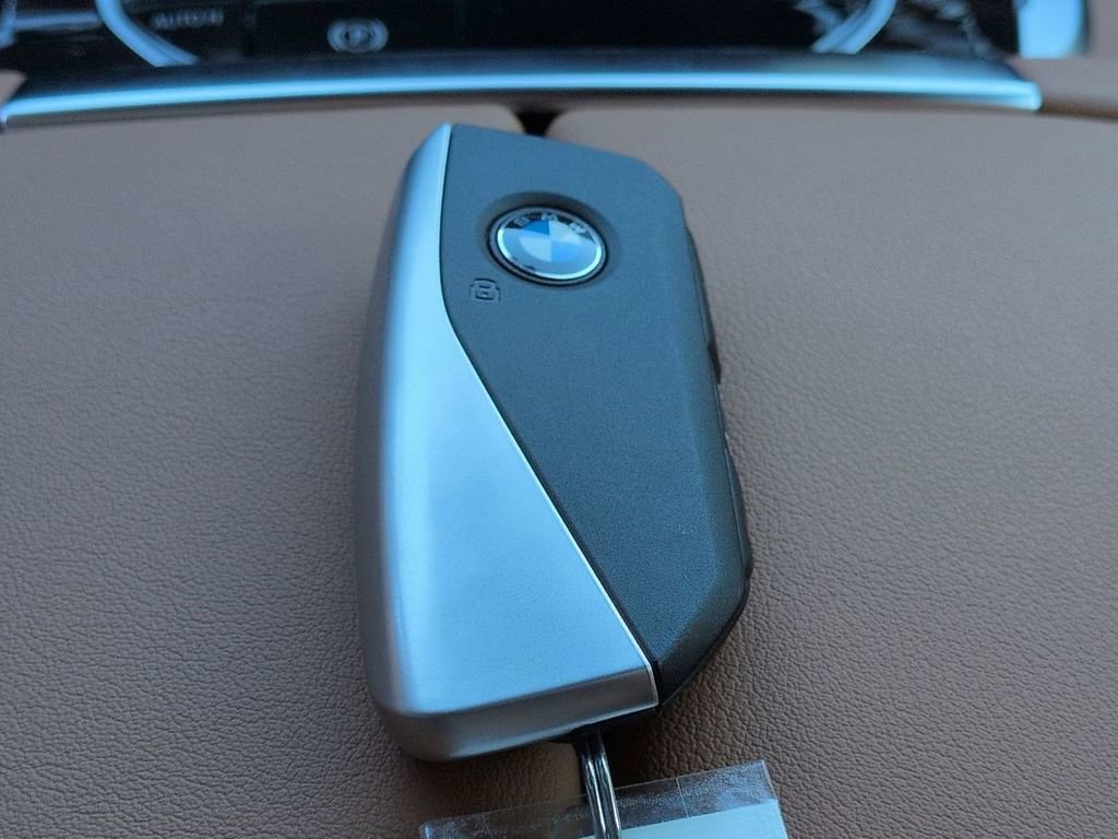 New 2026 BMW X5 xDrive40i w/ M Sport Package image 28