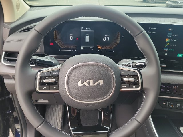 New 2026 Kia Carnival EX FWD image 16