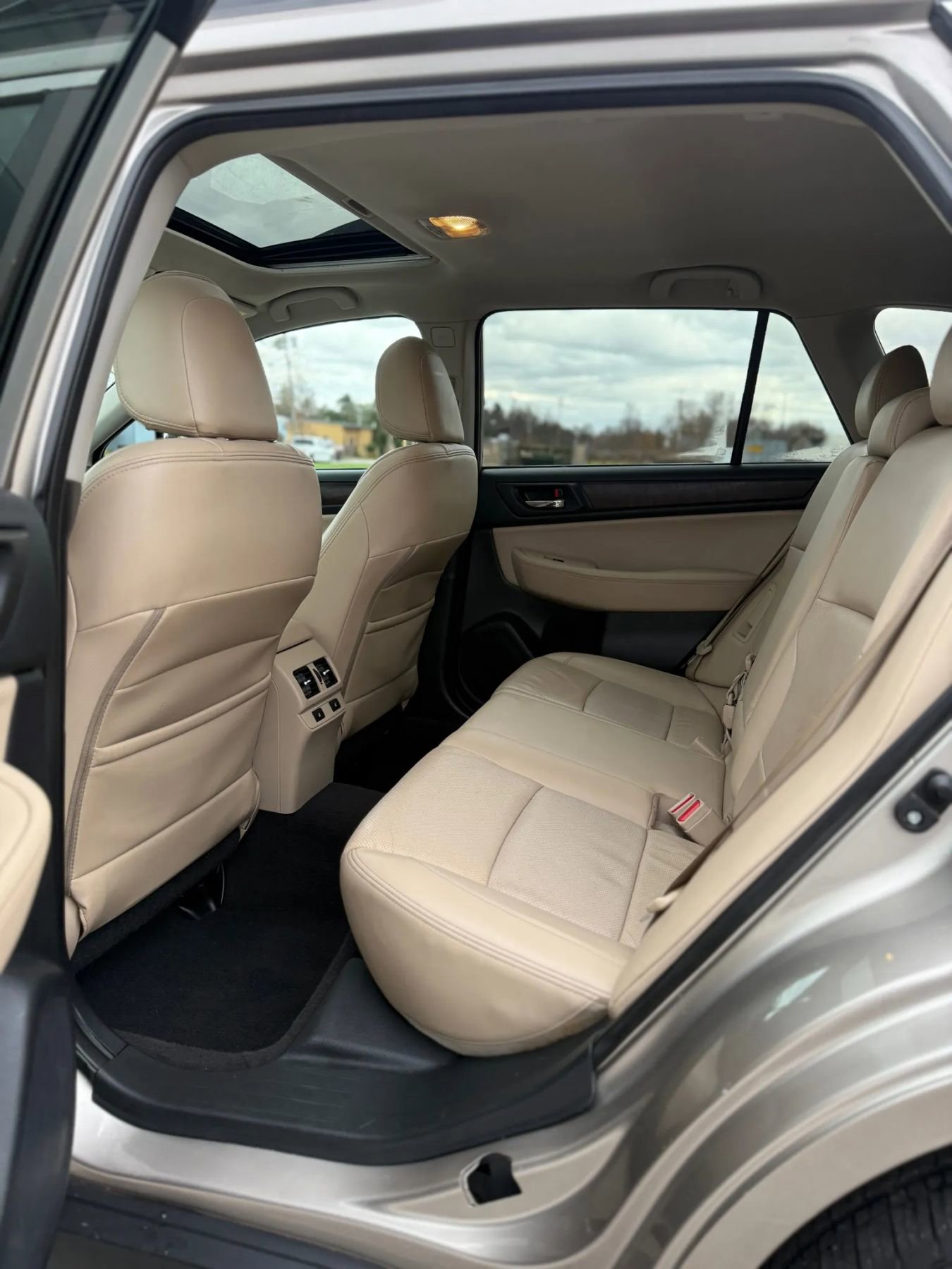 Used 2015 Subaru Outback 2.5i Limited image 18