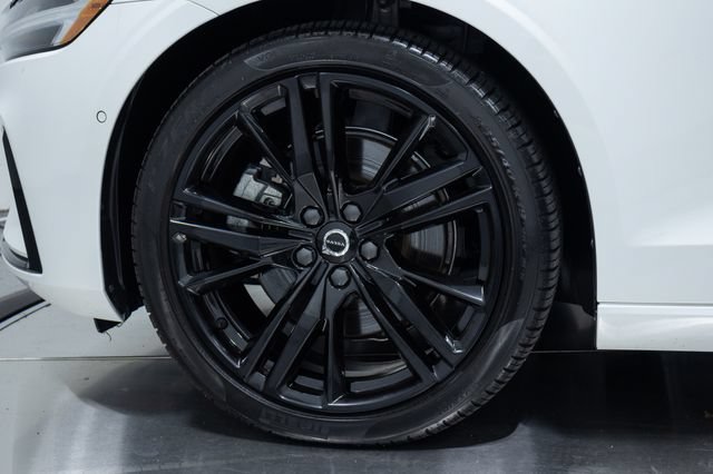 Used 2024 Volvo S60 B5 Plus FWD image 27