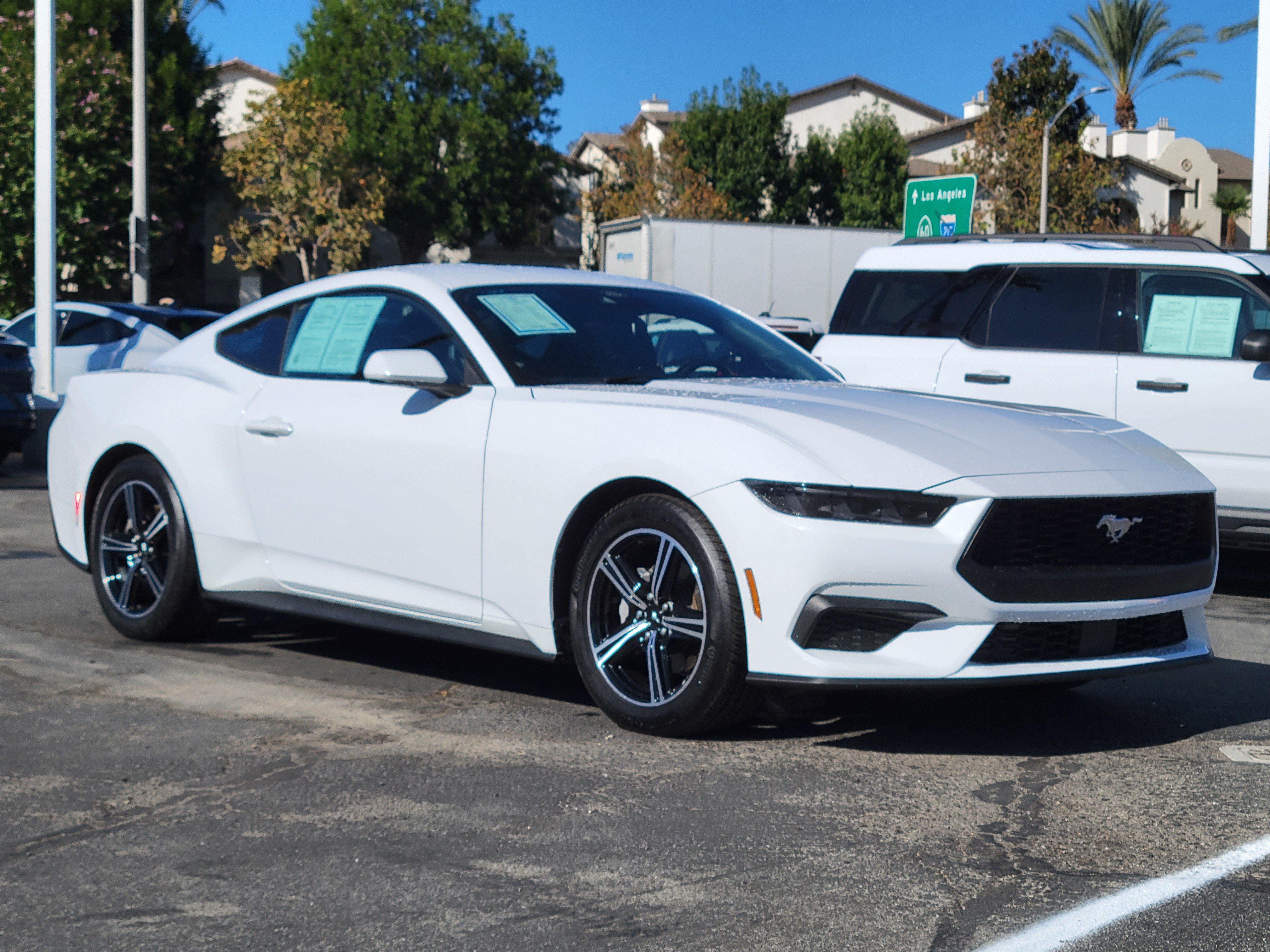 Used 2025 Ford Mustang Coupe RWD image 1