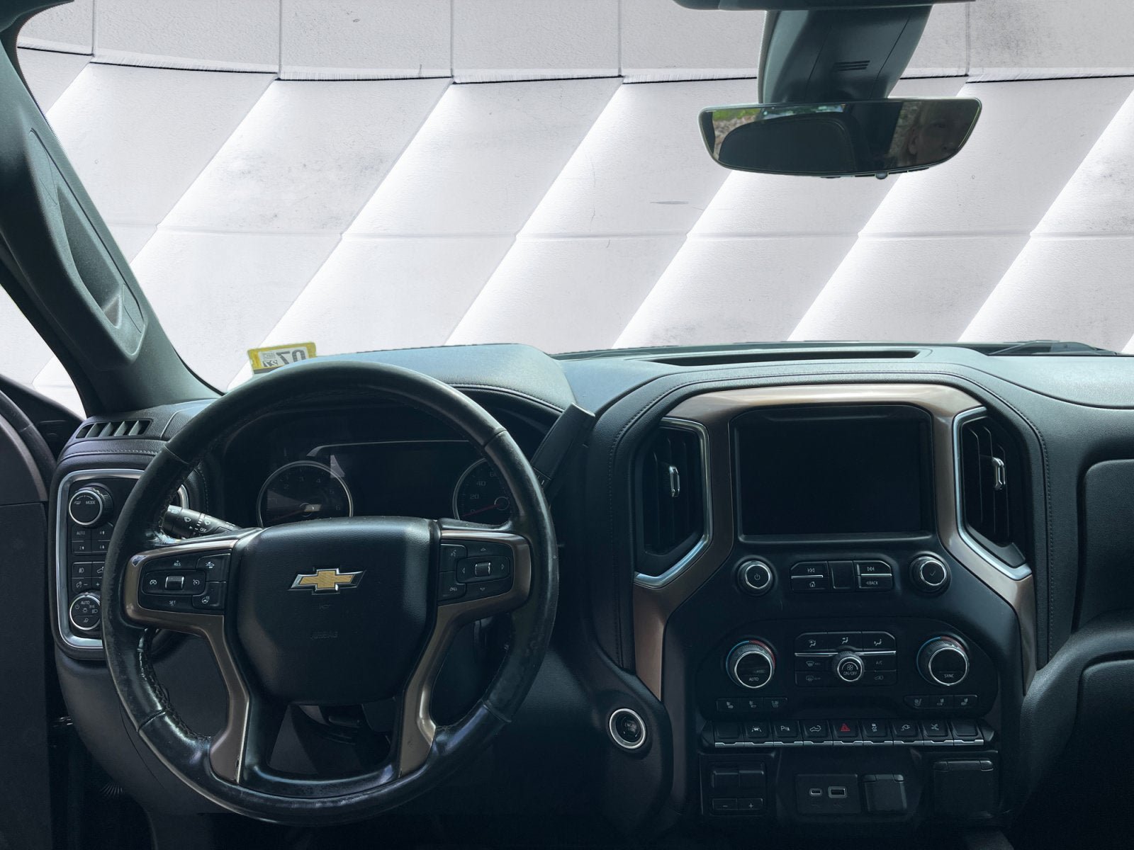 Used 2022 Chevrolet Silverado 1500 High Country w/ Technology Package AWD/4WD image 12