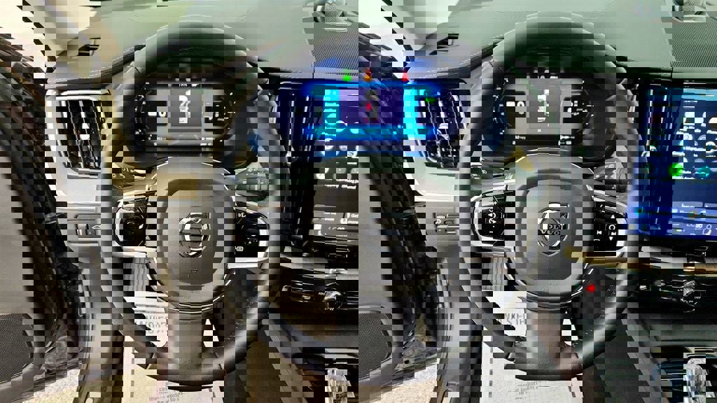 Used 2022 Volvo XC60 T8 Inscription w/ Advanced Package image 14