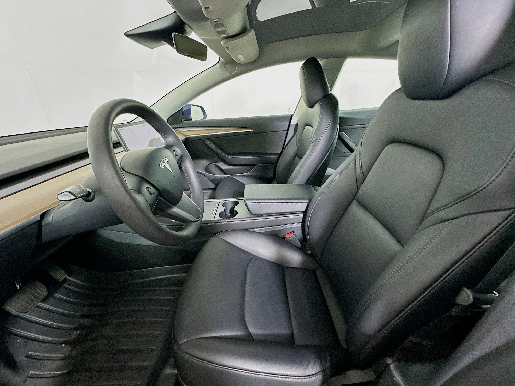 Used 2023 Tesla Model 3 Standard Range image 13