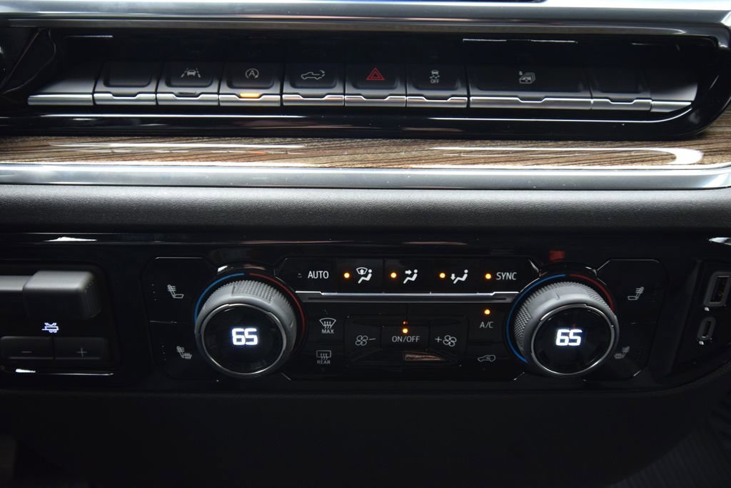 Used 2025 Chevrolet Silverado 1500 LT image 33