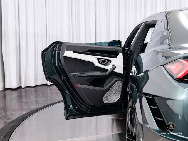 Used 2024 Lamborghini Urus S AWD/4WD image 19