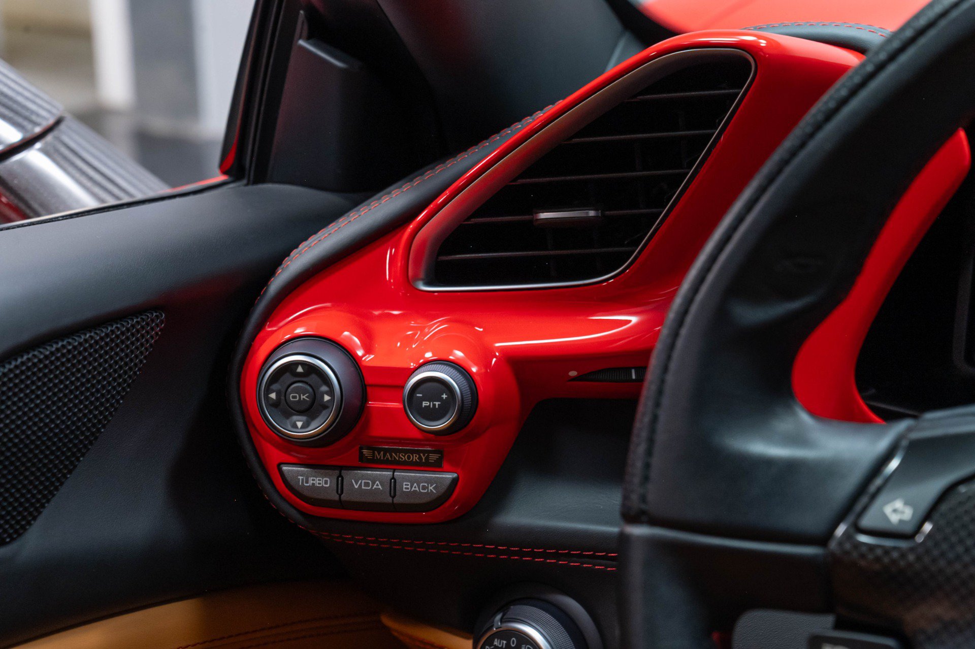 Used 2016 Ferrari 488 GTB RWD image 17
