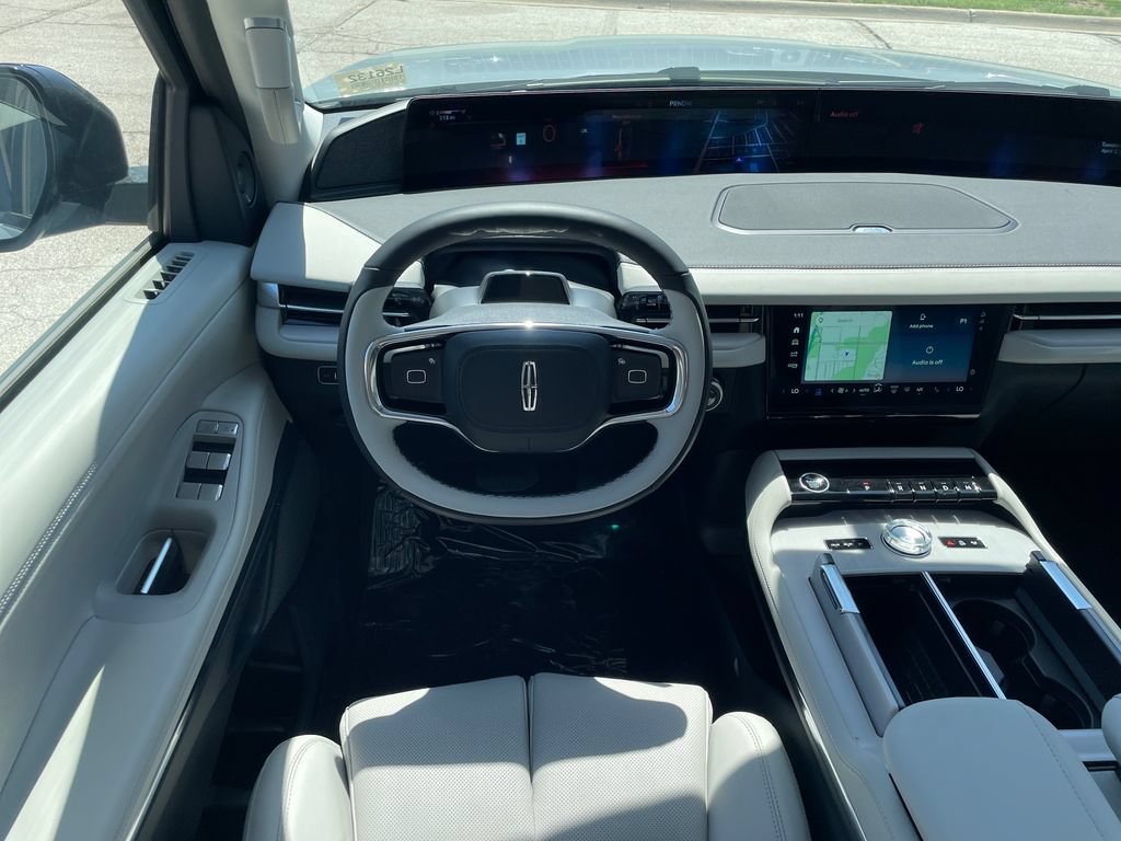 New 2026 Lincoln Navigator Reserve w/ Jet Appearance Package AWD/4WD image 13