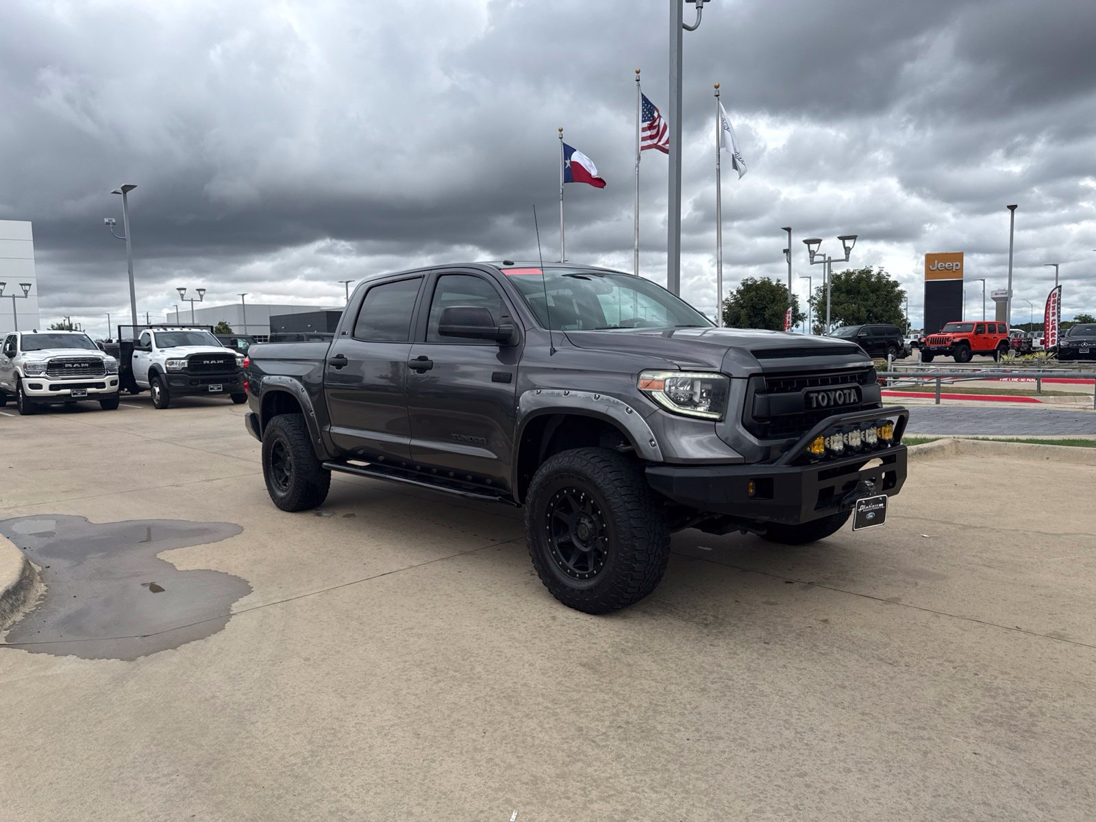 Used 2016 Toyota Tundra SR5 w/ SR5 Upgrade Package AWD/4WD image 8