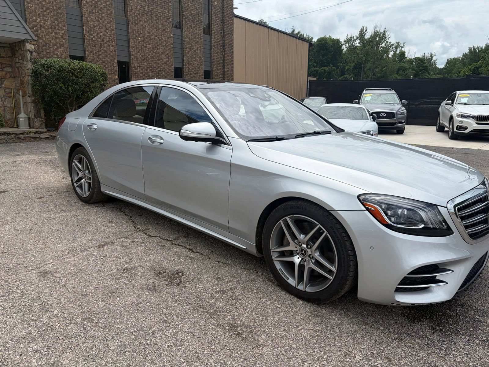 Used 2019 Mercedes-Benz S 560 Sedan image 2