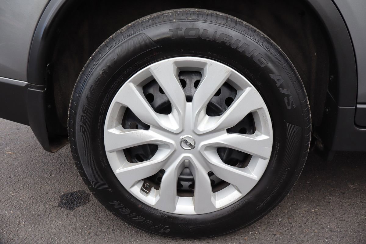 Used 2015 Nissan Rogue S image 42