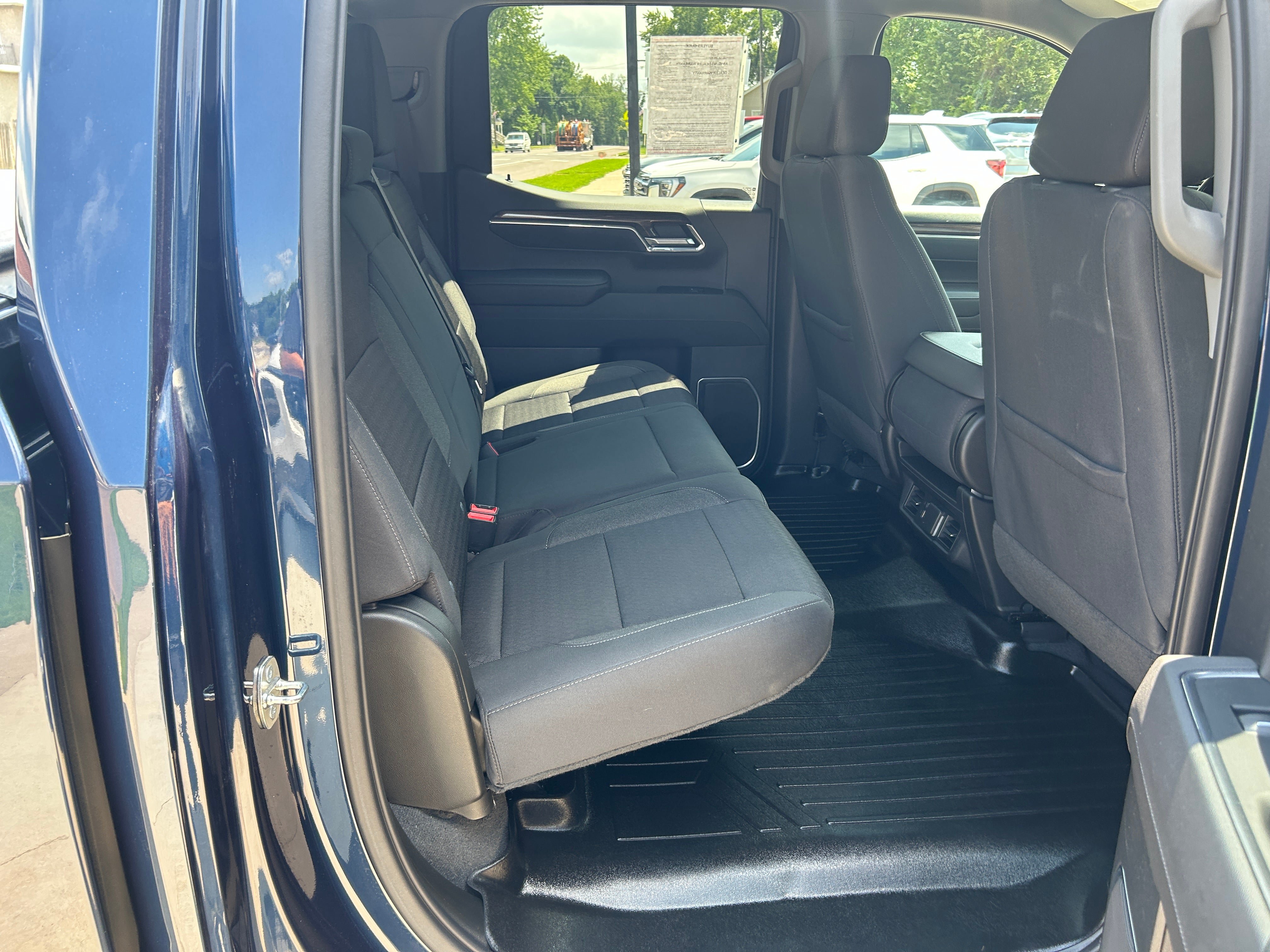 Used 2023 Chevrolet Silverado 1500 RST AWD/4WD image 34