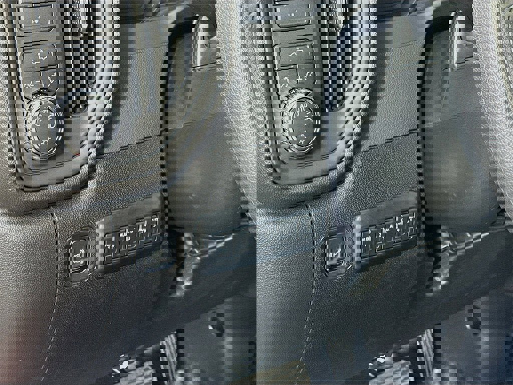 New 2025 GMC Sierra 2500 Pro w/ Convenience Package image 5