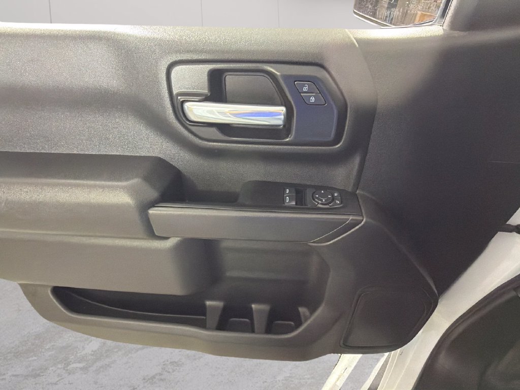 Certified 2025 Chevrolet Silverado 1500 W/T RWD image 25