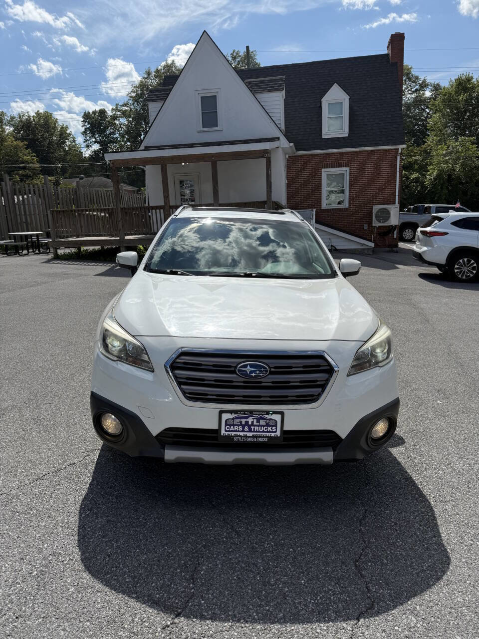 Used 2017 Subaru Outback 2.5i Touring image 5