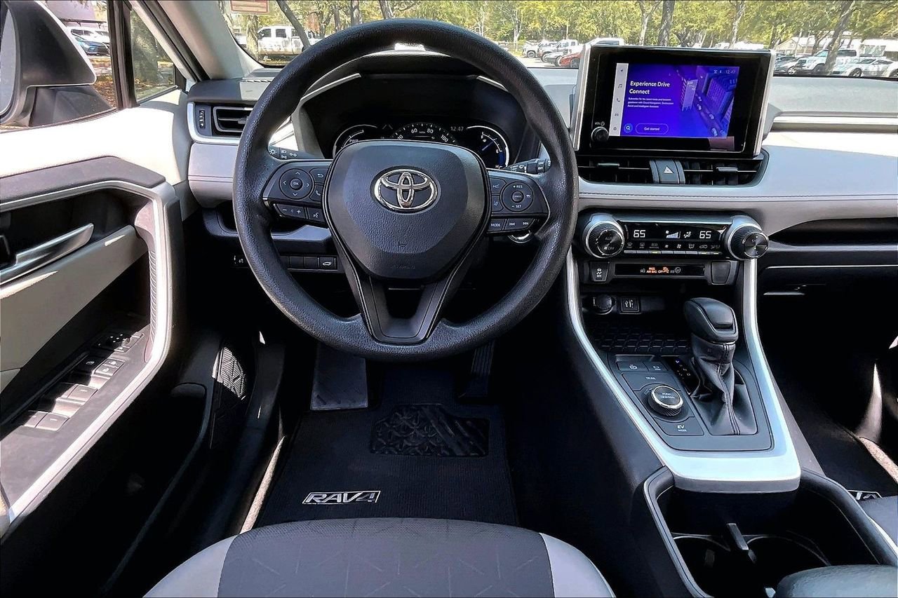 Used 2025 Toyota RAV4 XLE w/ Convenience Package image 8