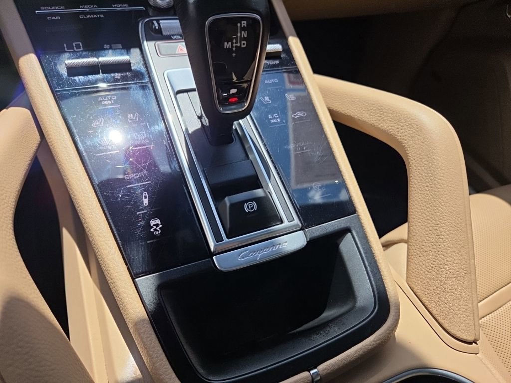 Used 2021 Porsche Cayenne Coupe image 30