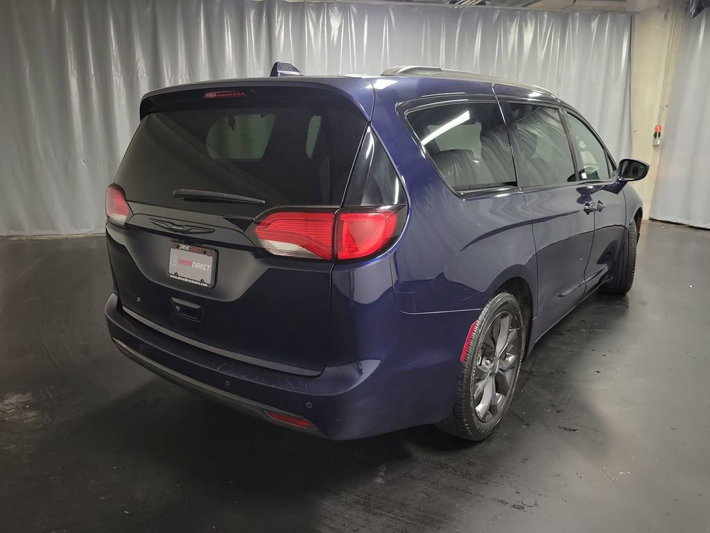 Used 2019 Chrysler Pacifica Touring Plus w/ S Appearance Package image 9