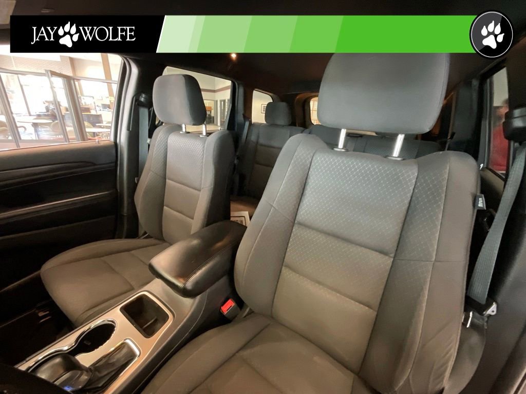 Used 2019 Jeep Grand Cherokee Laredo w/ Security & Convenience Group AWD/4WD image 10