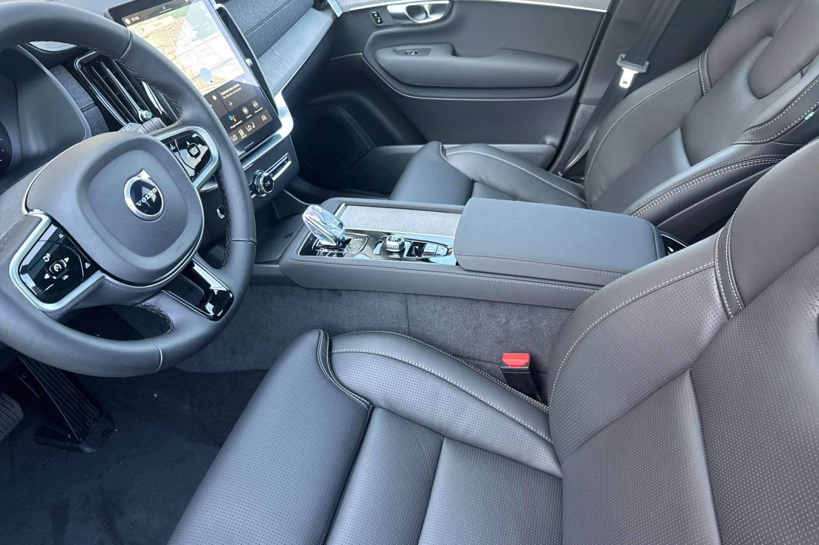 New 2026 Volvo XC90 T8 Ultra w/ Protection Package AWD/4WD image 9