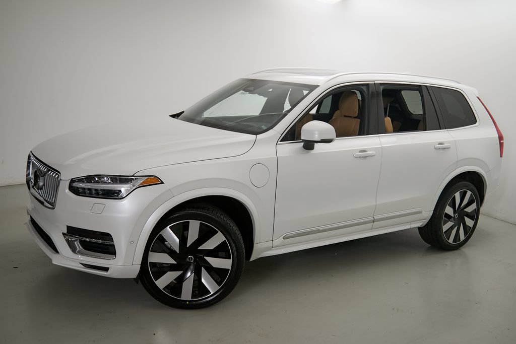 Certified 2023 Volvo XC90 T8 Ultimate w/ Lounge Package AWD/4WD image 3
