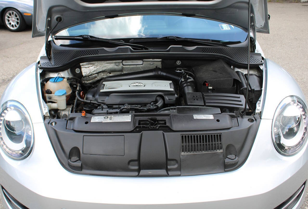 Used 2012 Volkswagen Beetle 2.0T FWD image 12