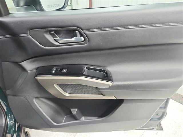 Used 2024 Nissan Pathfinder Platinum w/ Lighting Package (N93) image 42
