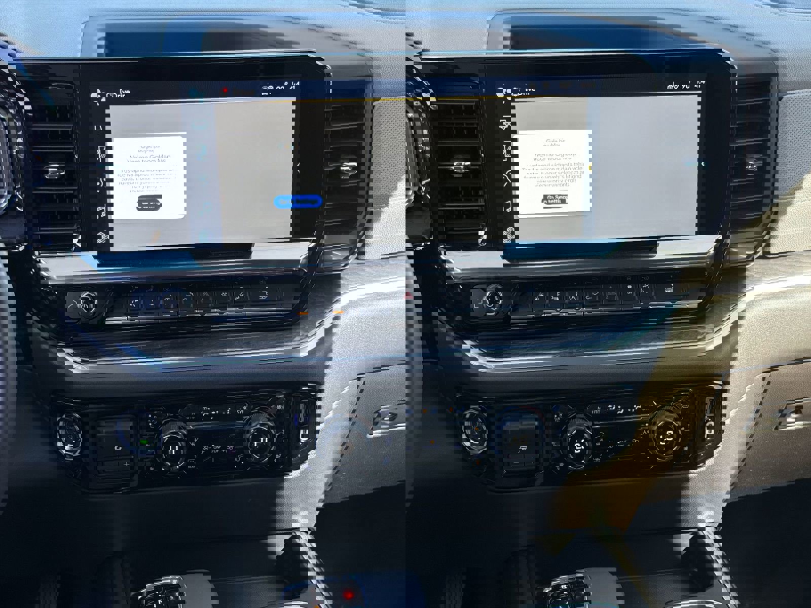 Used 2025 Chevrolet Silverado 1500 LTZ w/ LTZ Premium Package image 31