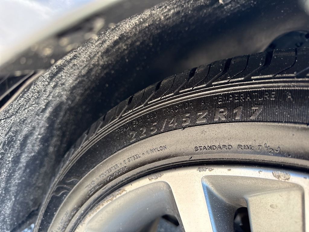 Used 2017 Hyundai Elantra Limited w/ Limited Tech Package 04 image 33