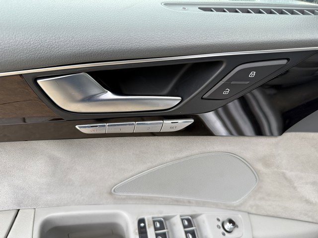 Used 2012 Audi A8 L 4.2 image 19