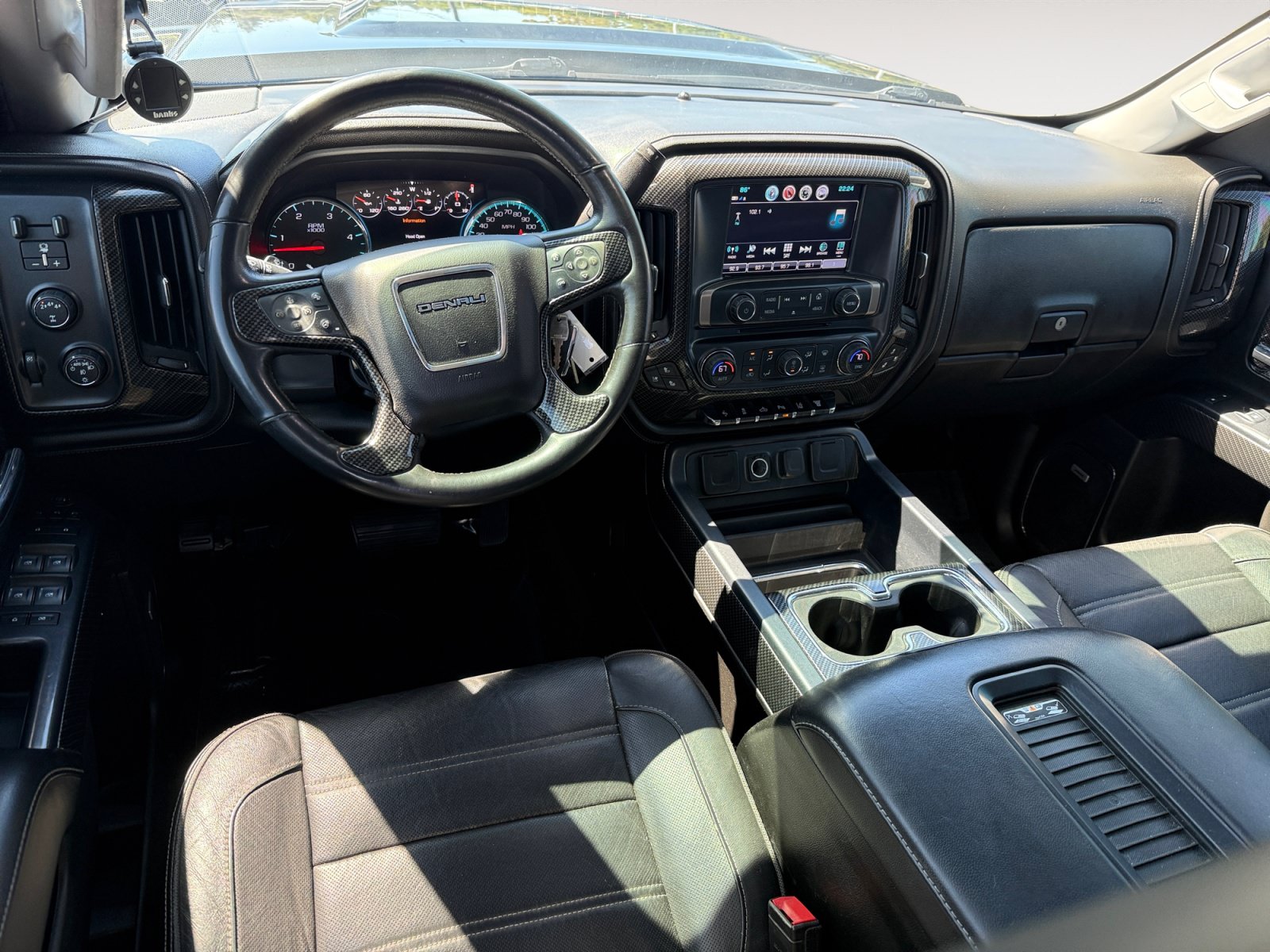 Used 2018 GMC Sierra 2500 Denali w/ Duramax Plus Package AWD/4WD image 15