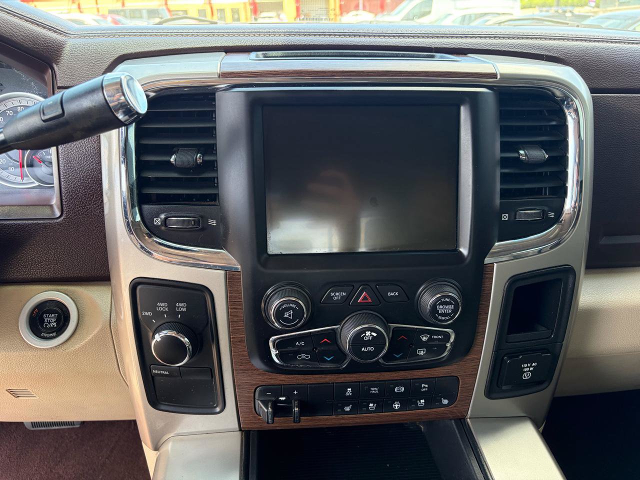 Used 2015 RAM 2500 Laramie AWD/4WD image 11