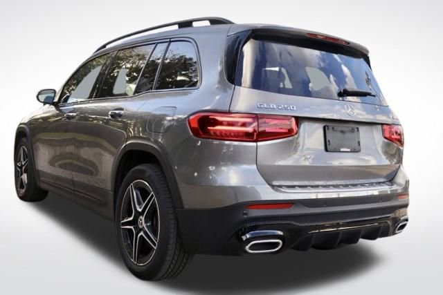 Used 2024 Mercedes-Benz GLB 250 4MATIC image 6
