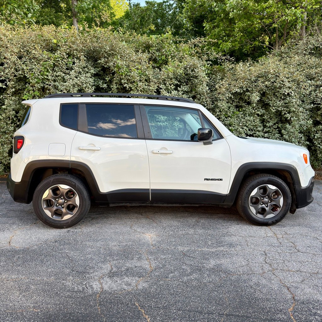 Used 2017 Jeep Renegade Sport w/ Power & Air Group FWD image 4