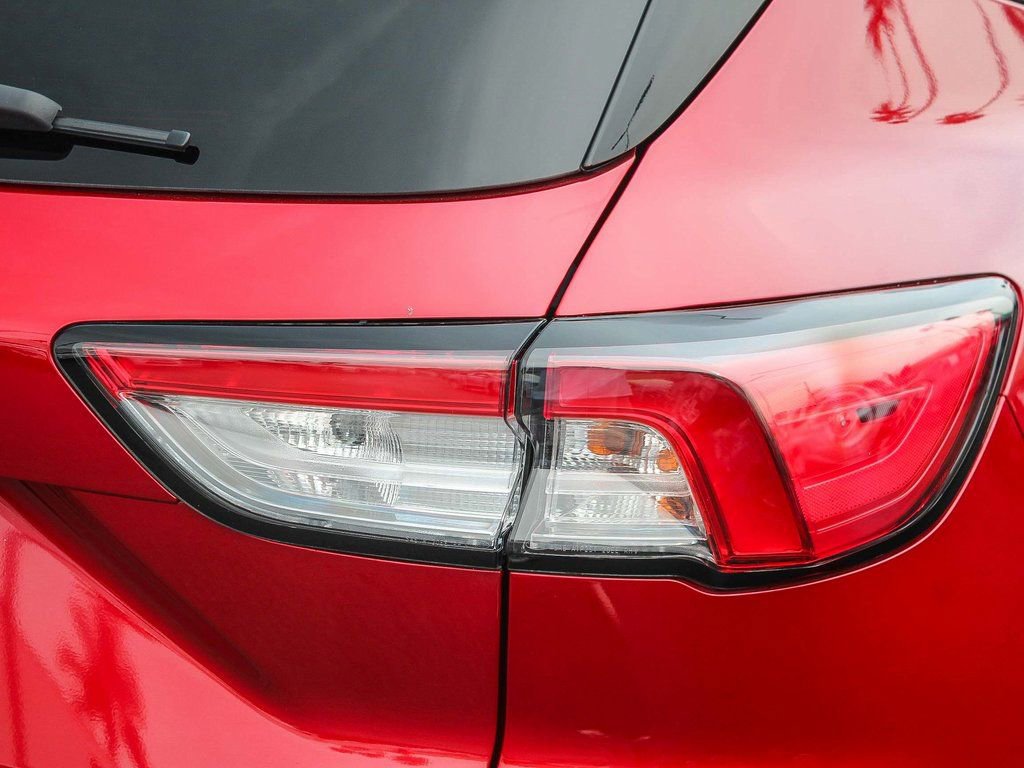 Used 2020 Ford Escape Titanium image 11